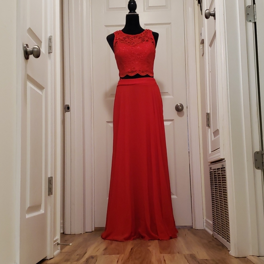 sz 7 Red Long Two Piece Lace and Chiffon Formal